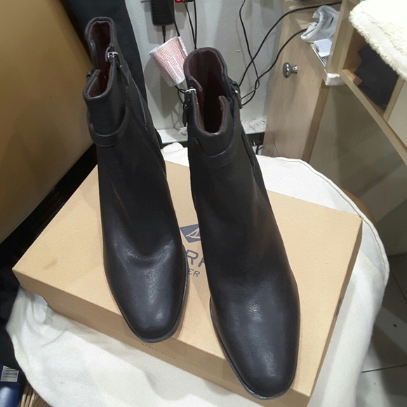 FRANKO SARTO ANKLE BOOTS WITH ZIPPER CLOSURE - Picture 1 of 9